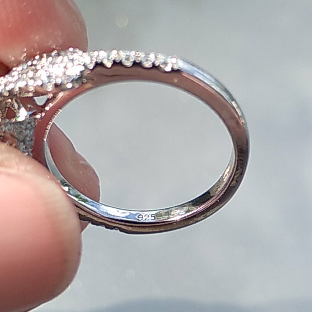 New 1.90 ctw halo engagement ring - Picture 6 of 8